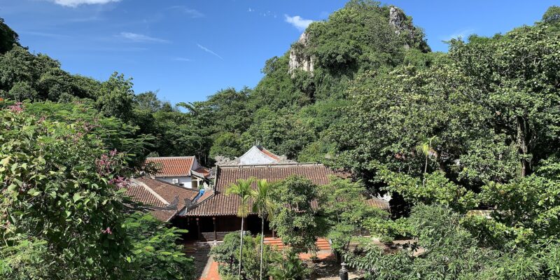 Ngũ Hành Sơn: leo bộ hay đi thang máy, hết bao lâu