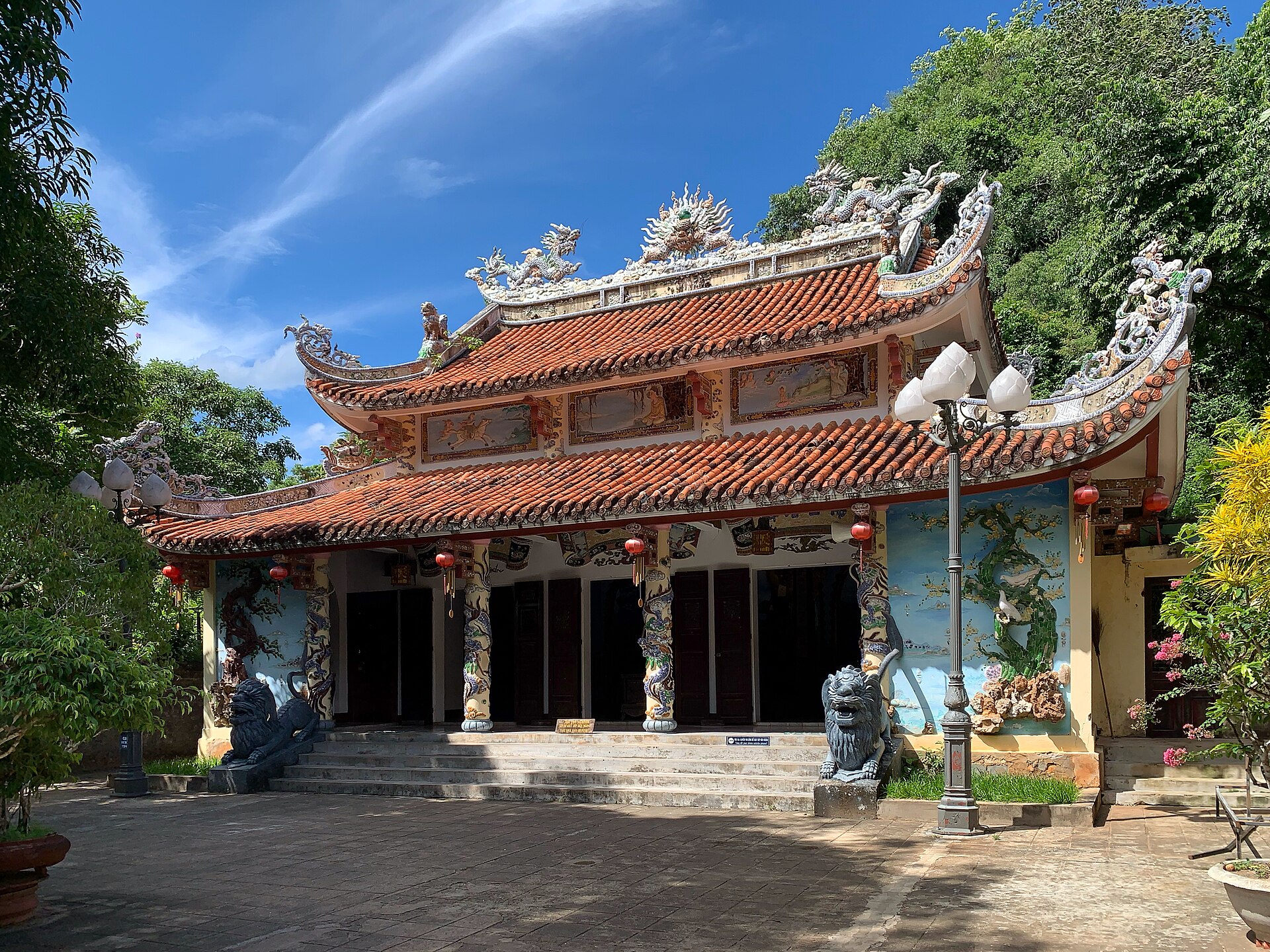 Chùa Tam Thai trên đỉnh Thuỷ Sơn